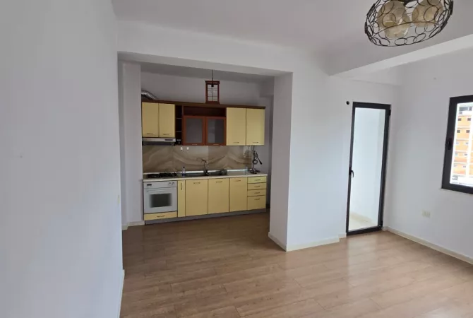 Shtepi me qera Apartament ne Tirane, 2+1, Mobilimi E mobiluar, Pagesa 400  Euro.