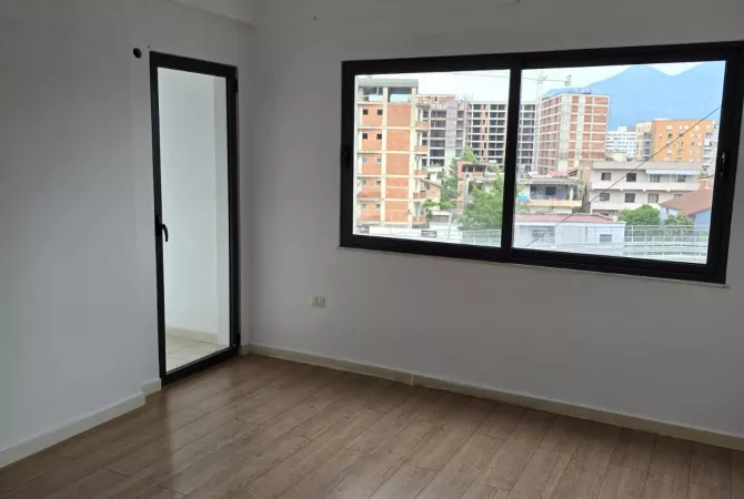 Shtepi me qera Apartament ne Tirane, 2+1, Mobilimi E mobiluar, Pagesa 400  Euro.