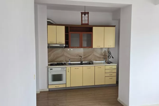 Shtepi me qera Apartament ne Tirane, 2+1, Mobilimi E mobiluar, Pagesa 400  Euro.