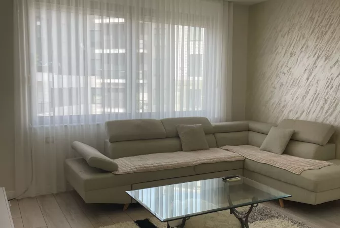 Shtepi me qera Apartament ne Tirane, 1+1, Mobilimi E mobiluar, Pagesa 1,000  Euro.