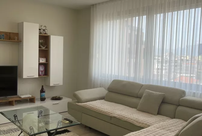 Shtepi me qera Apartament ne Tirane, 1+1, Mobilimi E mobiluar, Pagesa 1,000  Euro.