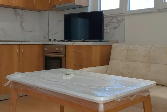 Shtepi me qera Apartament ne Tirane, 1+1, Mobilimi E mobiluar, Pagesa 600  Euro.