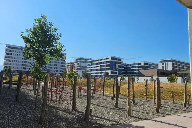 Shtepi ne shitje Apartament ne Tirane, 2+1, Mobilimi Bosh, pa mobiluar, Pagesa 110,000  Euro.