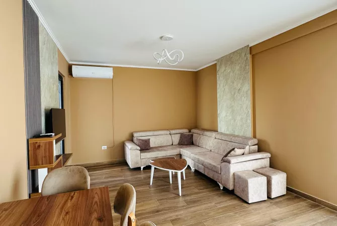 Shtepi me qera Apartament ne Tirane, 2+1, Mobilimi E mobiluar, Pagesa 750  Euro.