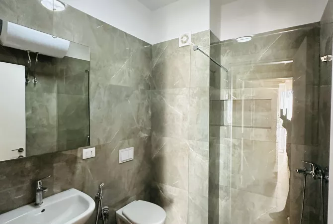 Shtepi me qera Apartament ne Tirane, 2+1, Mobilimi E mobiluar, Pagesa 750  Euro.