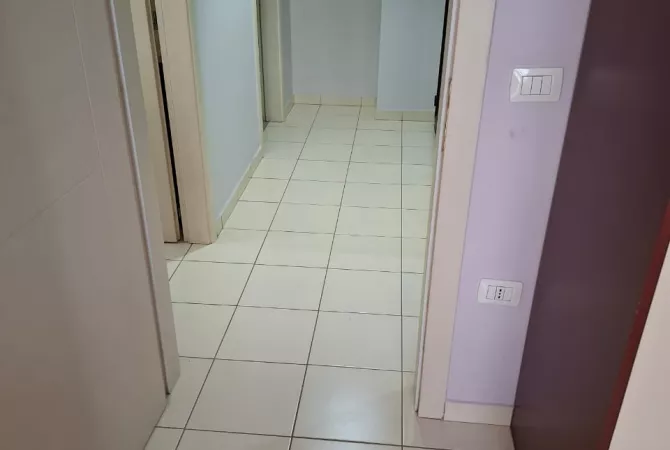 Shtepi me qera Apartament ne Tirane, 1+1, Mobilimi E mobiluar, Pagesa 400  Euro.