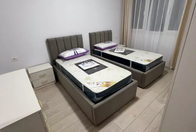 Shtepi me qera Apartament ne Tirane, 2+1, Mobilimi E mobiluar, Pagesa 600  Euro.