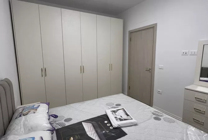 Shtepi me qera Apartament ne Tirane, 2+1, Mobilimi E mobiluar, Pagesa 600  Euro.