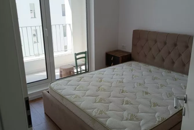 Shtepi me qera Apartament ne Tirane, 2+1, Mobilimi E mobiluar, Pagesa 460  Euro.
