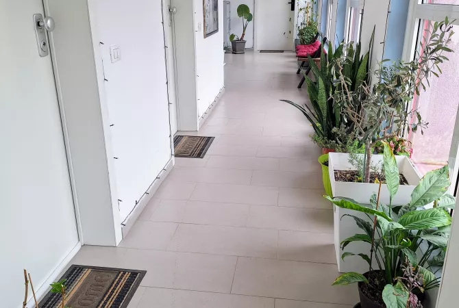 Shtepi me qera Apartament ne Tirane, 2+1, Mobilimi E mobiluar, Pagesa 550  Euro.