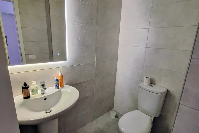 Shtepi me qera Apartament ne Tirane, 2+1, Mobilimi E mobiluar, Pagesa 550  Euro.
