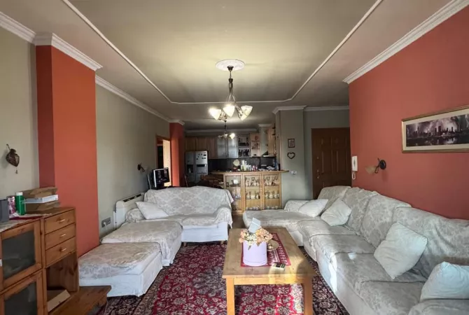 Shtepi ne shitje Apartament ne Tirane, 2+1, Mobilimi E mobiluar, Pagesa 150,000  Euro.