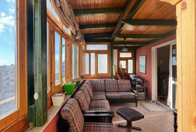 Shtepi ne shitje Apartament ne Tirane, 2+1, Mobilimi E mobiluar, Pagesa 150,000  Euro.