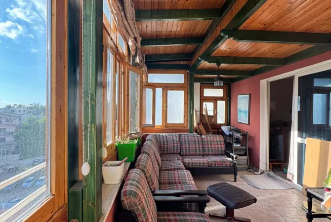 Shtepi ne shitje Apartament ne Tirane, 2+1, Mobilimi E mobiluar, Pagesa 150,000  Euro.