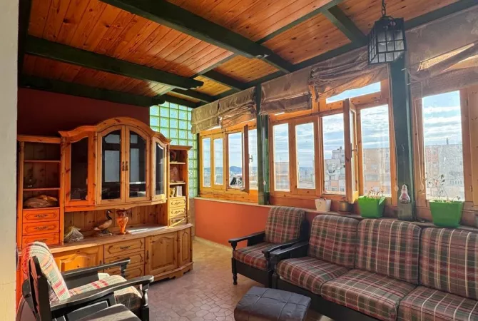 Shtepi ne shitje Apartament ne Tirane, 2+1, Mobilimi E mobiluar, Pagesa 150,000  Euro.