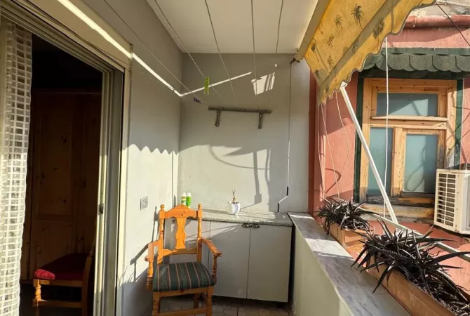 Shtepi ne shitje Apartament ne Tirane, 2+1, Mobilimi E mobiluar, Pagesa 150,000  Euro.