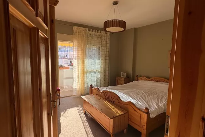 Shtepi ne shitje Apartament ne Tirane, 2+1, Mobilimi E mobiluar, Pagesa 150,000  Euro.