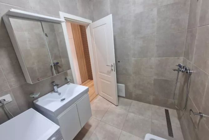 Shtepi me qera Apartament ne Tirane, 2+1, Mobilimi E mobiluar, Pagesa 850  Euro.