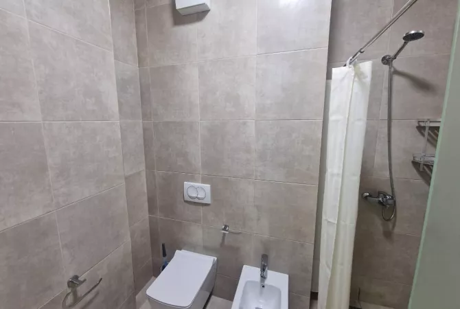 Shtepi me qera Apartament ne Tirane, 2+1, Mobilimi E mobiluar, Pagesa 850  Euro.