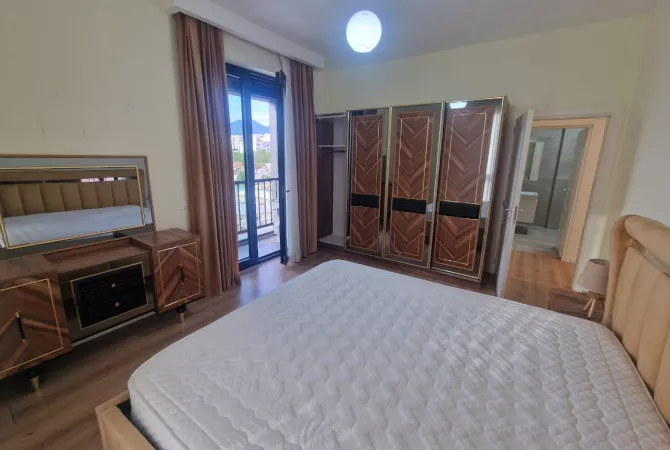 Shtepi me qera Apartament ne Tirane, 2+1, Mobilimi E mobiluar, Pagesa 850  Euro.