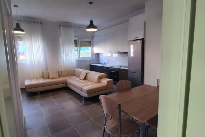 Shtepi me qera Apartament ne Tirane, 2+1, Mobilimi E mobiluar, Pagesa 450  Euro.