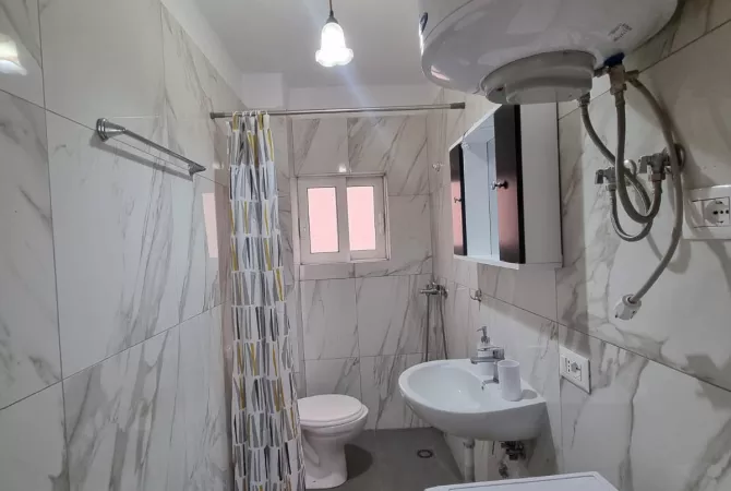Shtepi me qera 1+1 ne Tirane - 370 Euro