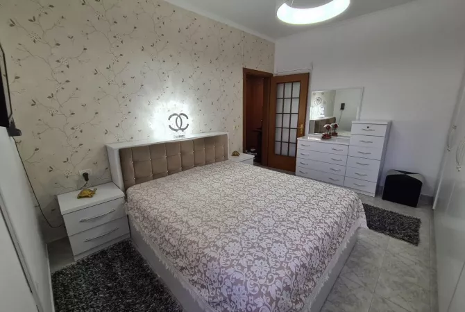 Shtepi me qera Apartament ne Tirane, 1+1, Mobilimi E mobiluar, Pagesa 550  Euro.