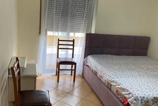 Shtepi me qera Apartament ne Tirane, 2+1, Mobilimi E mobiluar, Pagesa 550  Euro.