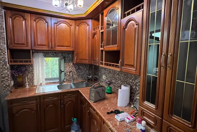 Shtepi me qera 1+1 ne Tirane - 400 Euro