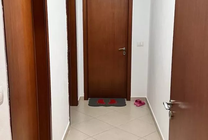 Shtepi me qera 2+1 ne Tirane - 500 Euro