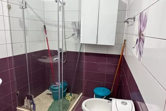 Shtepi me qera Apartament ne Tirane, 2+1, Mobilimi E mobiluar, Pagesa 500  Euro.