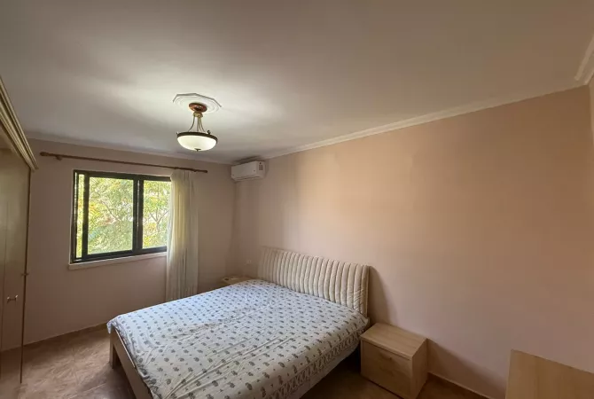 Shtepi me qera Apartament ne Tirane, 2+1, Mobilimi E mobiluar, Pagesa 400  Euro.