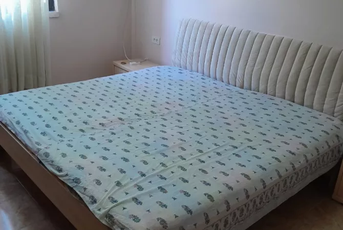 Shtepi me qera Apartament ne Tirane, 2+1, Mobilimi E mobiluar, Pagesa 400  Euro.