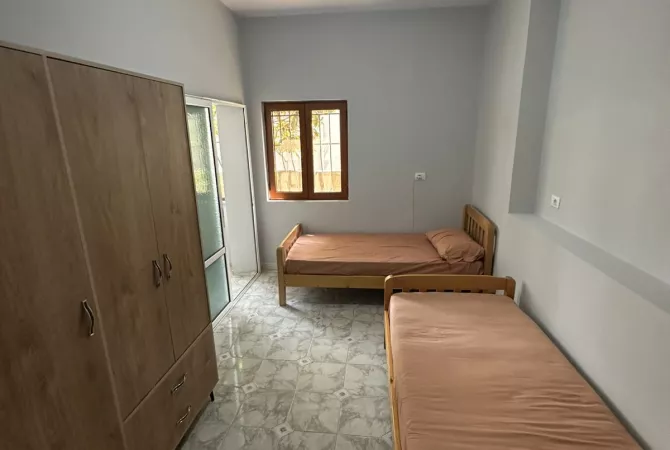 Shtepi me qera Shtepi Private ne Tirane, 2+1, Mobilimi E mobiluar, Pagesa 550  Euro.