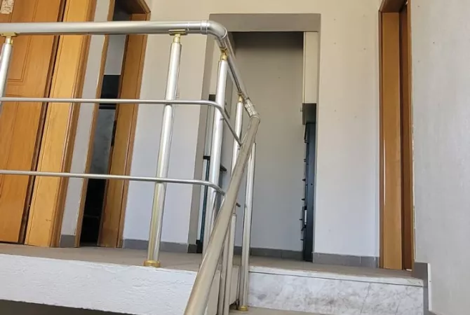 Shtepi me qera Shtepi Private ne Tirane, 3+1, Mobilimi Bosh, pa mobiluar, Pagesa 1,500  Euro.