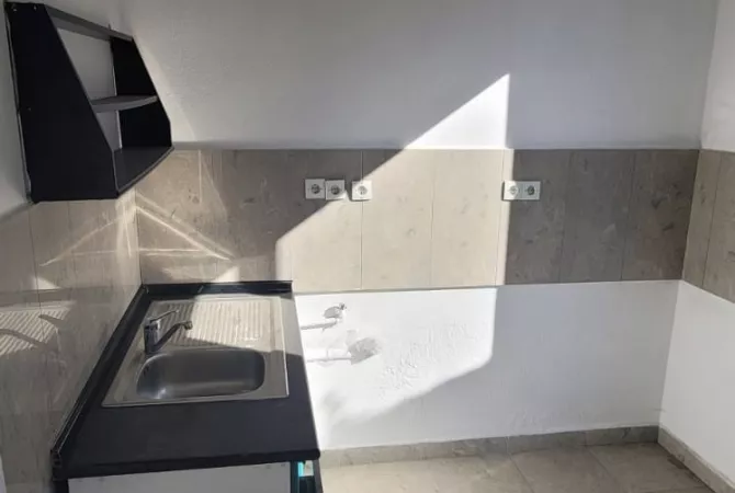 Shtepi me qera Shtepi Private ne Tirane, 3+1, Mobilimi Bosh, pa mobiluar, Pagesa 1,500  Euro.