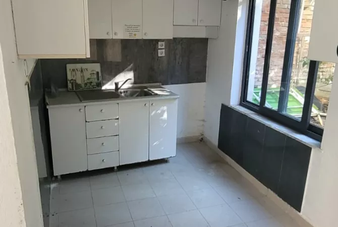 Shtepi me qera Shtepi Private ne Tirane, 3+1, Mobilimi Bosh, pa mobiluar, Pagesa 1,500  Euro.