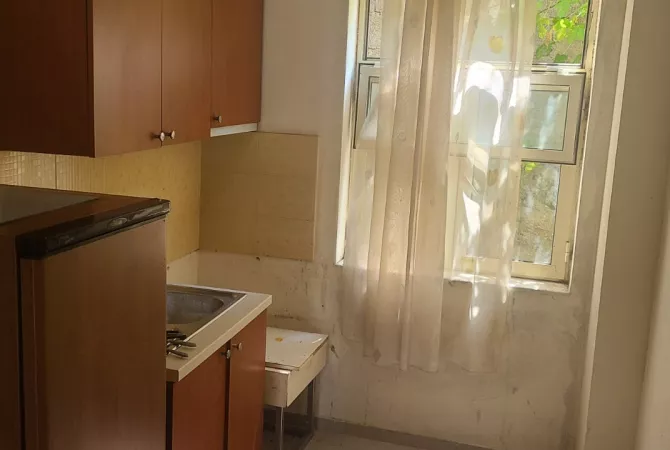 Shtepi me qera Apartament ne Tirane, 1+1, Mobilimi E mobiluar, Pagesa 260  Euro.