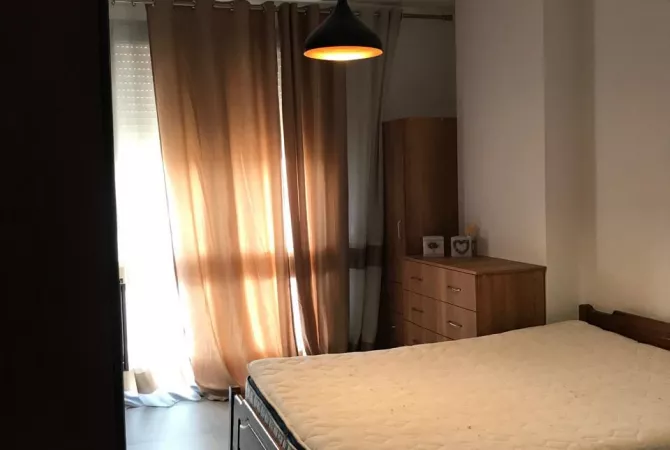 Shtepi me qera Apartament ne Tirane, 2+1, Mobilimi E mobiluar, Pagesa 600  Euro.