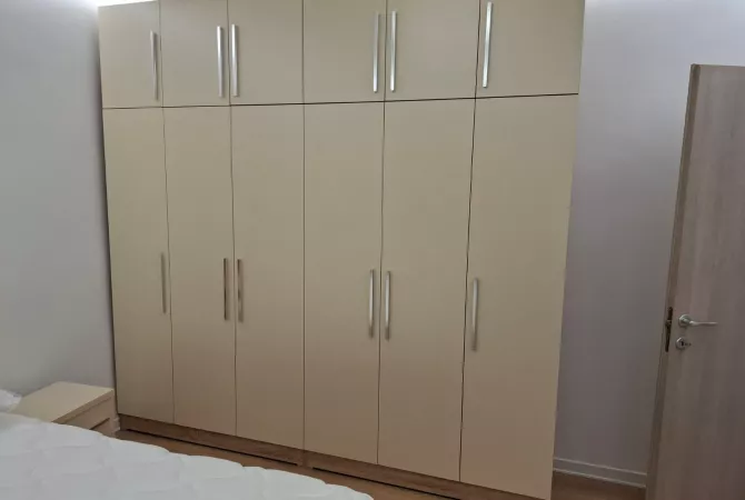 Shtepi me qera Apartament ne Tirane, 1+1, Mobilimi E mobiluar, Pagesa 550  Euro.
