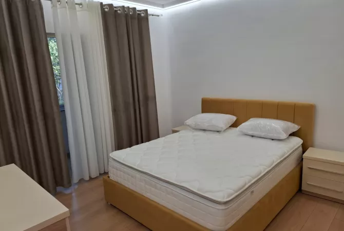 Shtepi me qera Apartament ne Tirane, 1+1, Mobilimi E mobiluar, Pagesa 550  Euro.