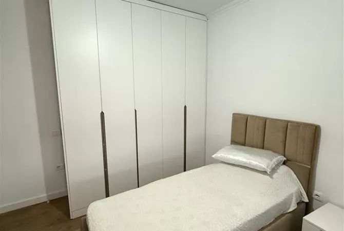Shtepi me qera Apartament ne Tirane, 2+1, Mobilimi E mobiluar, Pagesa 900  Euro.