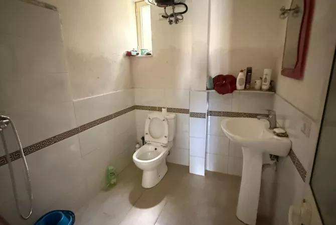 Shtepi me qera 1+1 ne Tirane - 250 Euro