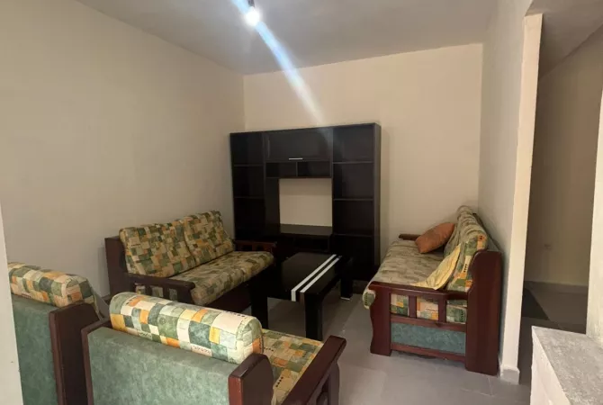 Shtepi me qera 1+1 ne Tirane - 380 Euro
