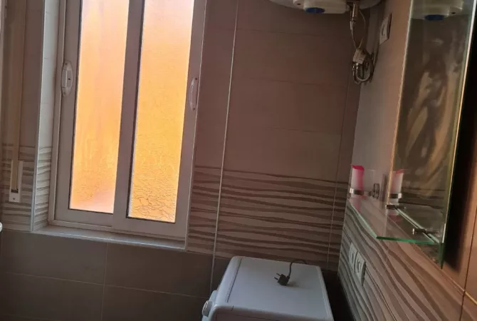 Shtepi me qera Apartament ne Tirane, Garsoniere, Mobilimi E mobiluar, Pagesa 380  Euro.