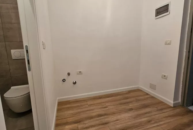 Shtepi ne shitje Apartament ne Tirane, 1+1, Mobilimi E mobiluar, Pagesa 98,000  Euro.