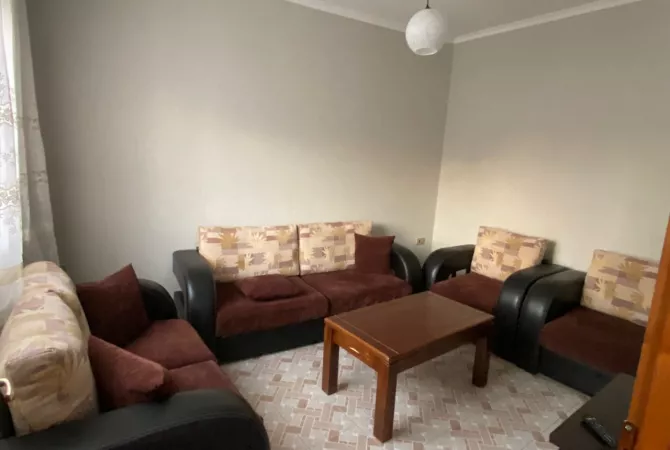 Shtepi me qera 4+1 ne Tirane - 450 Euro