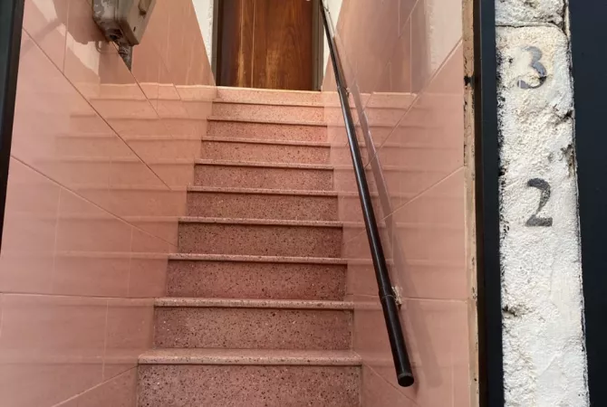 Shtepi me qera Apartament ne Tirane, 4+1, Mobilimi E mobiluar, Pagesa 450  Euro.