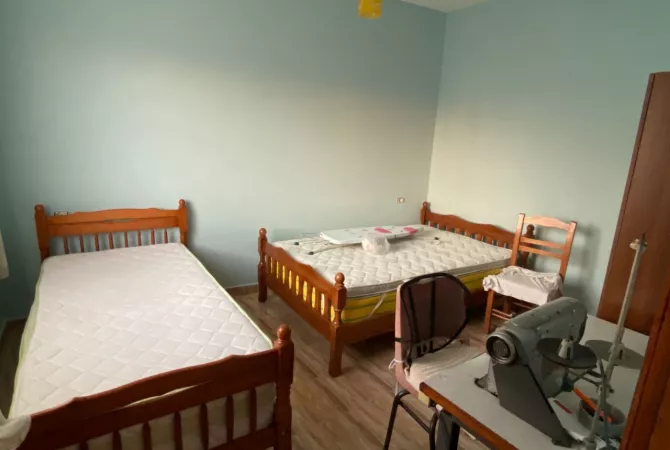 Shtepi me qera Apartament ne Tirane, 4+1, Mobilimi E mobiluar, Pagesa 450  Euro.