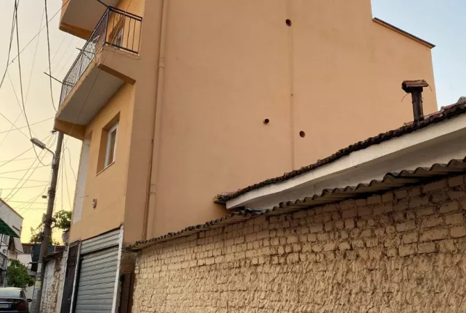 Shtepi me qera Apartament ne Tirane, 4+1, Mobilimi E mobiluar, Pagesa 450  Euro.